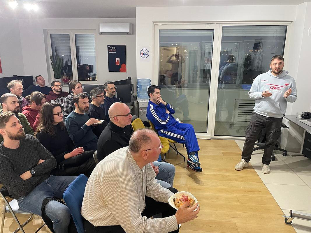 RubyZG February meetup @ Devot - photo_005.jpg