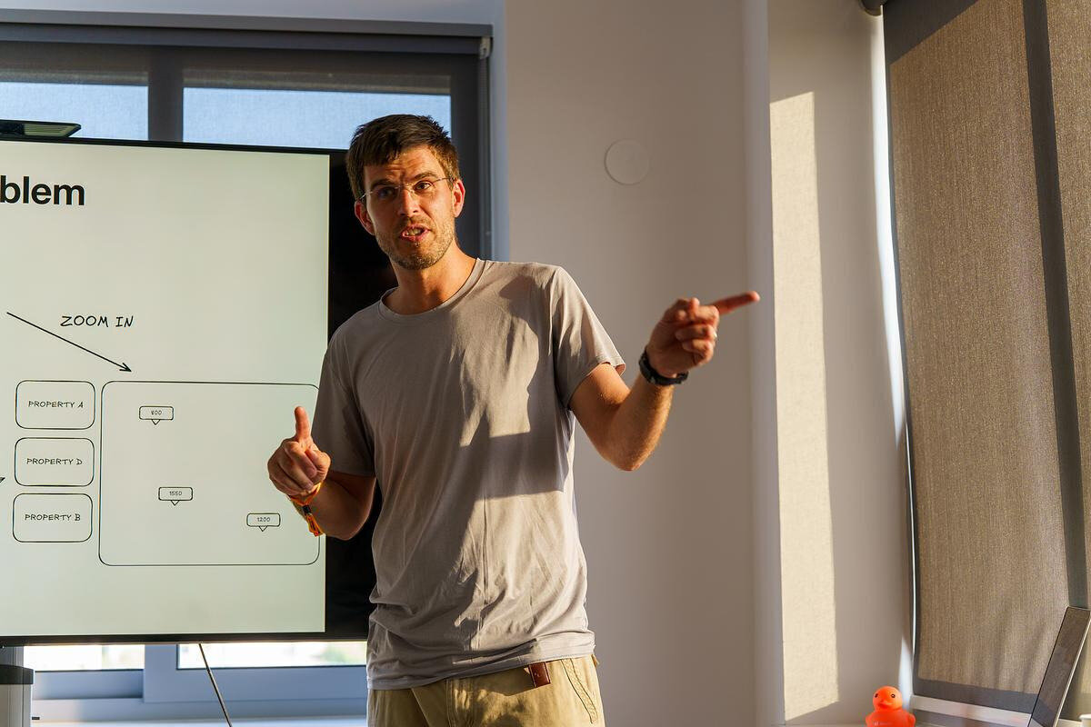 RubyZG June meetup @ Devot - photo_007.jpg